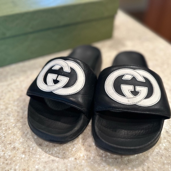 COPY - Original Gucci Women’s Interlocking G slides-Size 38 or 8 - Picture 3 of 14